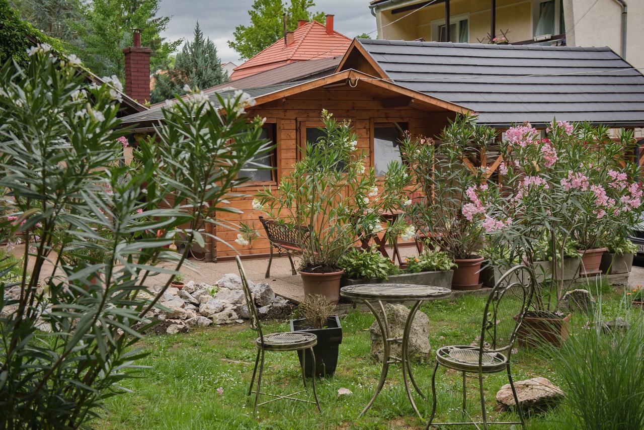 Ambrozia Szallashely Es Etterem Mişcolţ Exterior foto